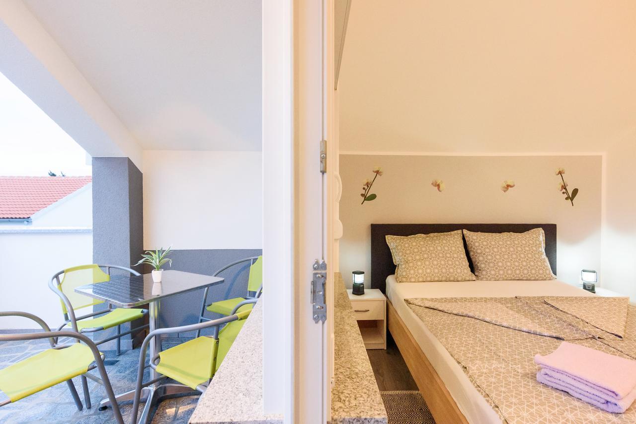 Apartmani Orhideja Gornji Karin Eksteriør bilde