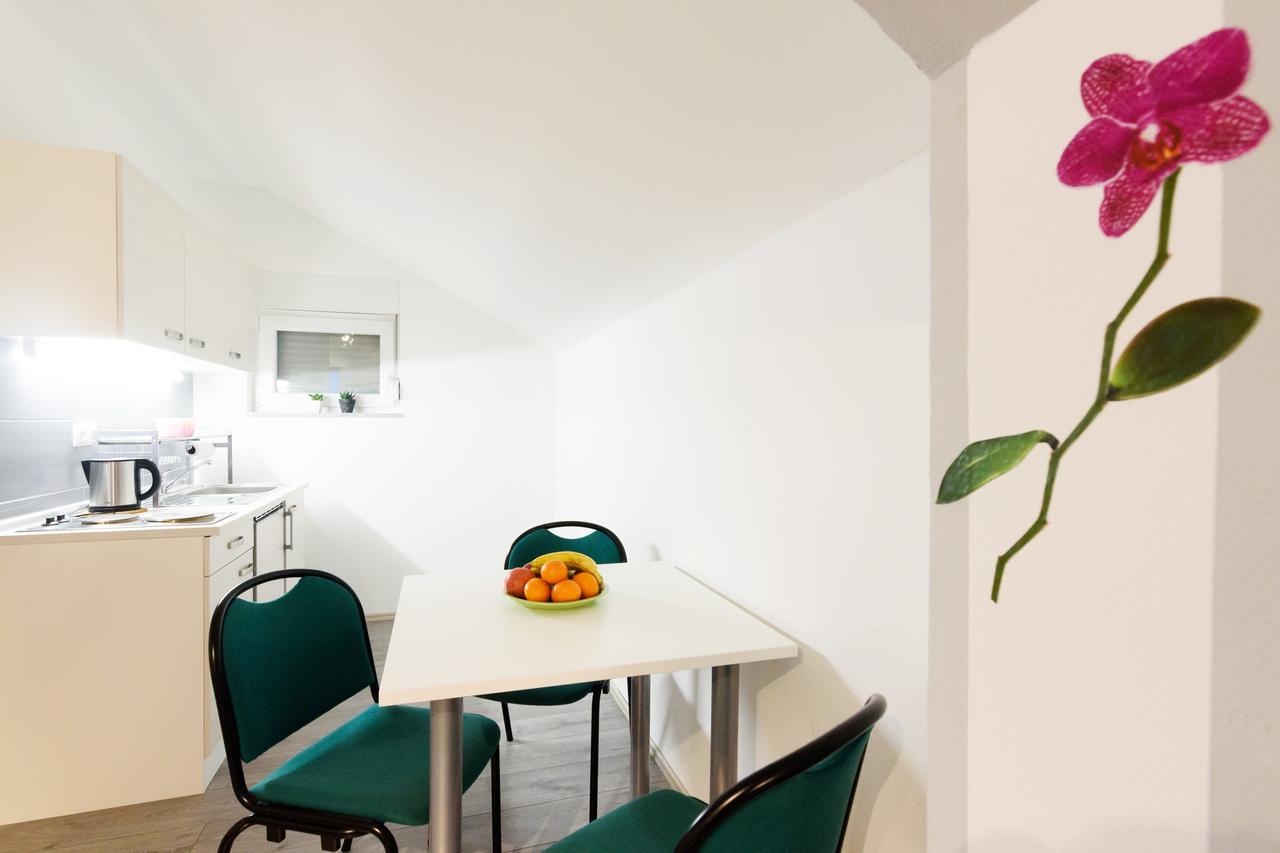 Apartmani Orhideja Gornji Karin Eksteriør bilde