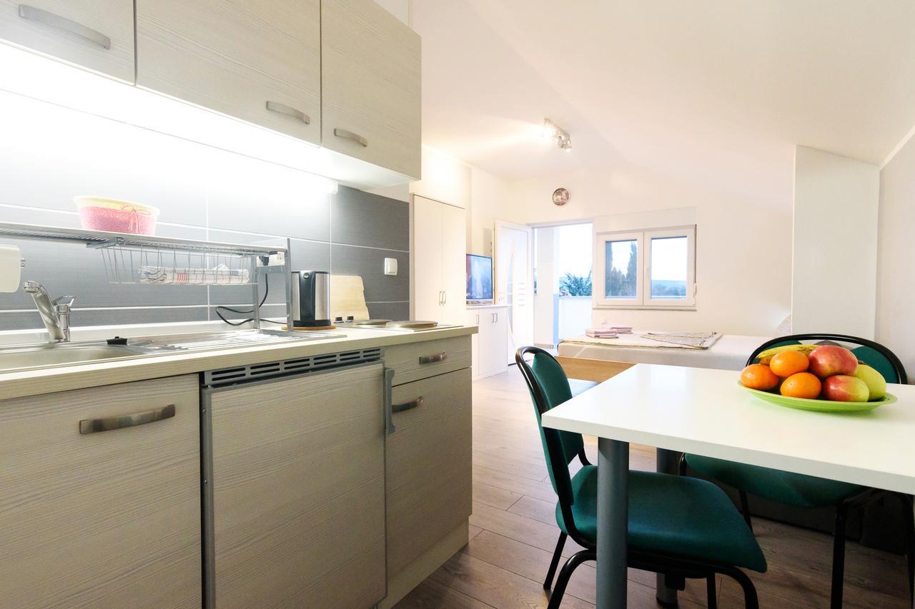 Apartmani Orhideja Gornji Karin Eksteriør bilde