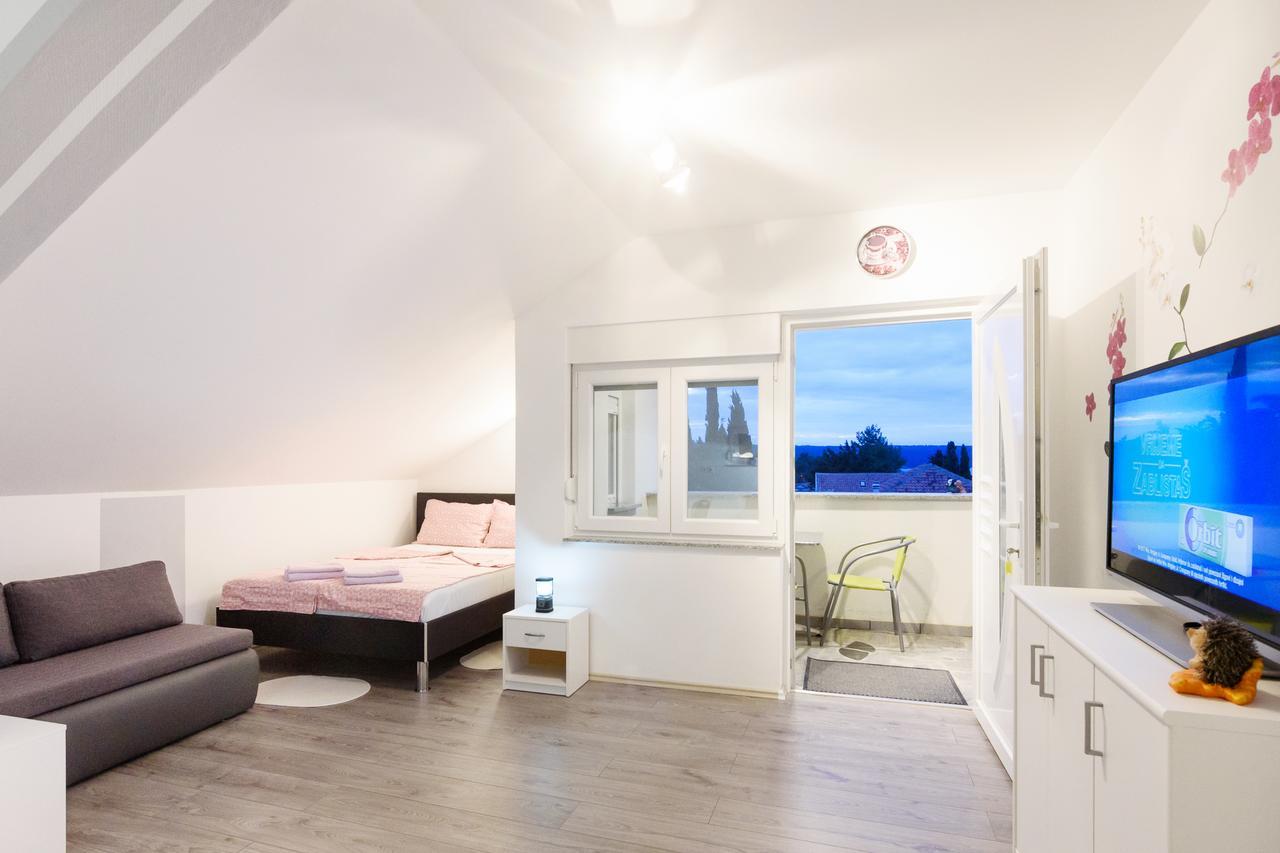 Apartmani Orhideja Gornji Karin Eksteriør bilde