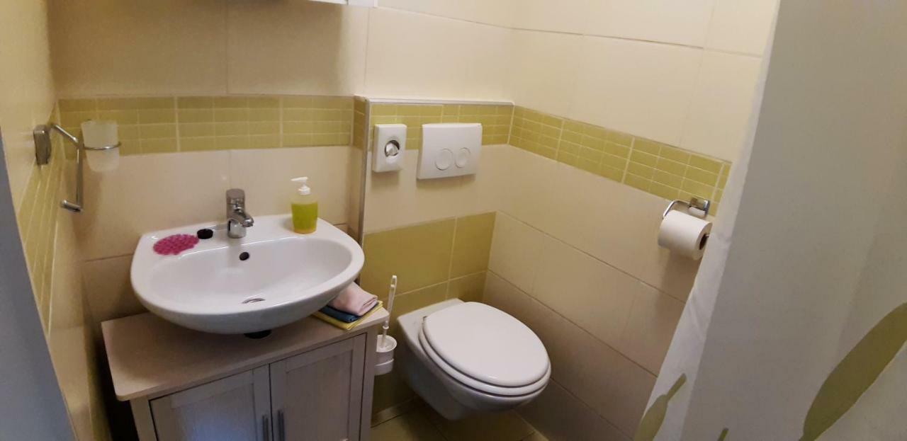Apartmani Orhideja Gornji Karin Eksteriør bilde